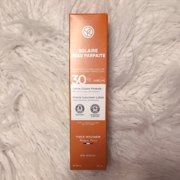 Yves Rocher Solaire Peau Parfaite SPF 30 Sunscreen - Picture 1 of 3